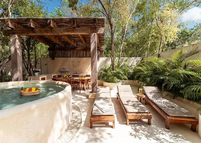 Ahal Holistika 9br Jungle Sanctuary With Private Rooftop & Plunge Pools Holiday home