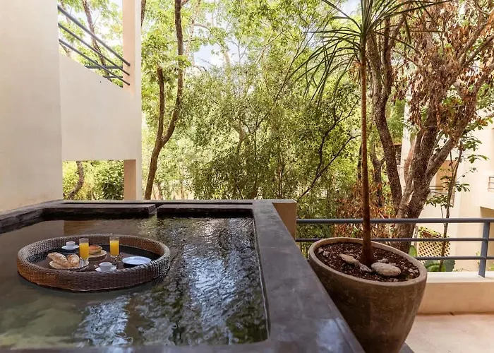 Ahal Holistika 9br Jungle Sanctuary With Private Rooftop & Plunge Pools *