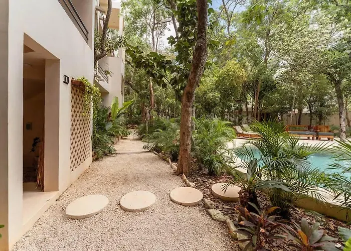 Ahal Holistika 9br Jungle Sanctuary With Private Rooftop & Plunge Pools Holiday home