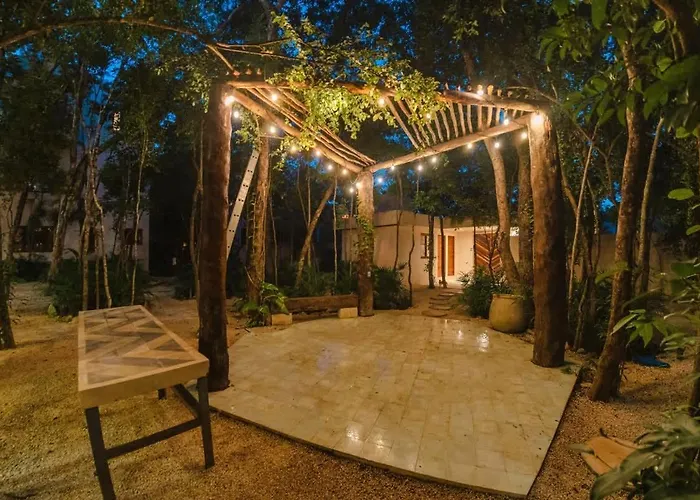 Ahal Holistika 9br Jungle Sanctuary With Private Rooftop & Plunge Pools *