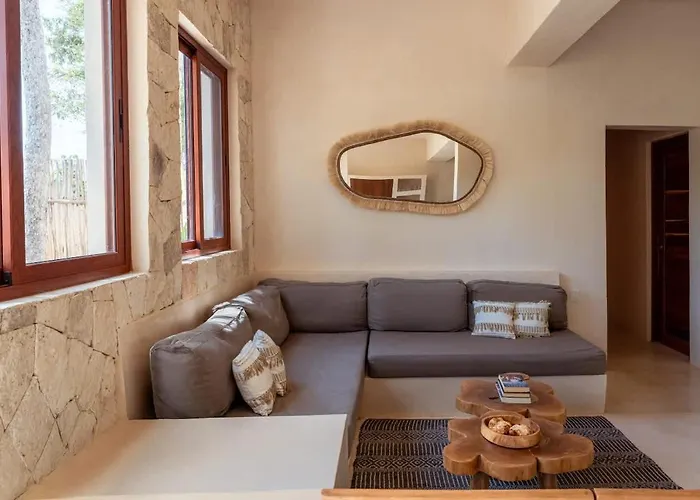 Holiday home Ahal Holistika 9br Jungle Sanctuary With Private Rooftop & Plunge Pools *